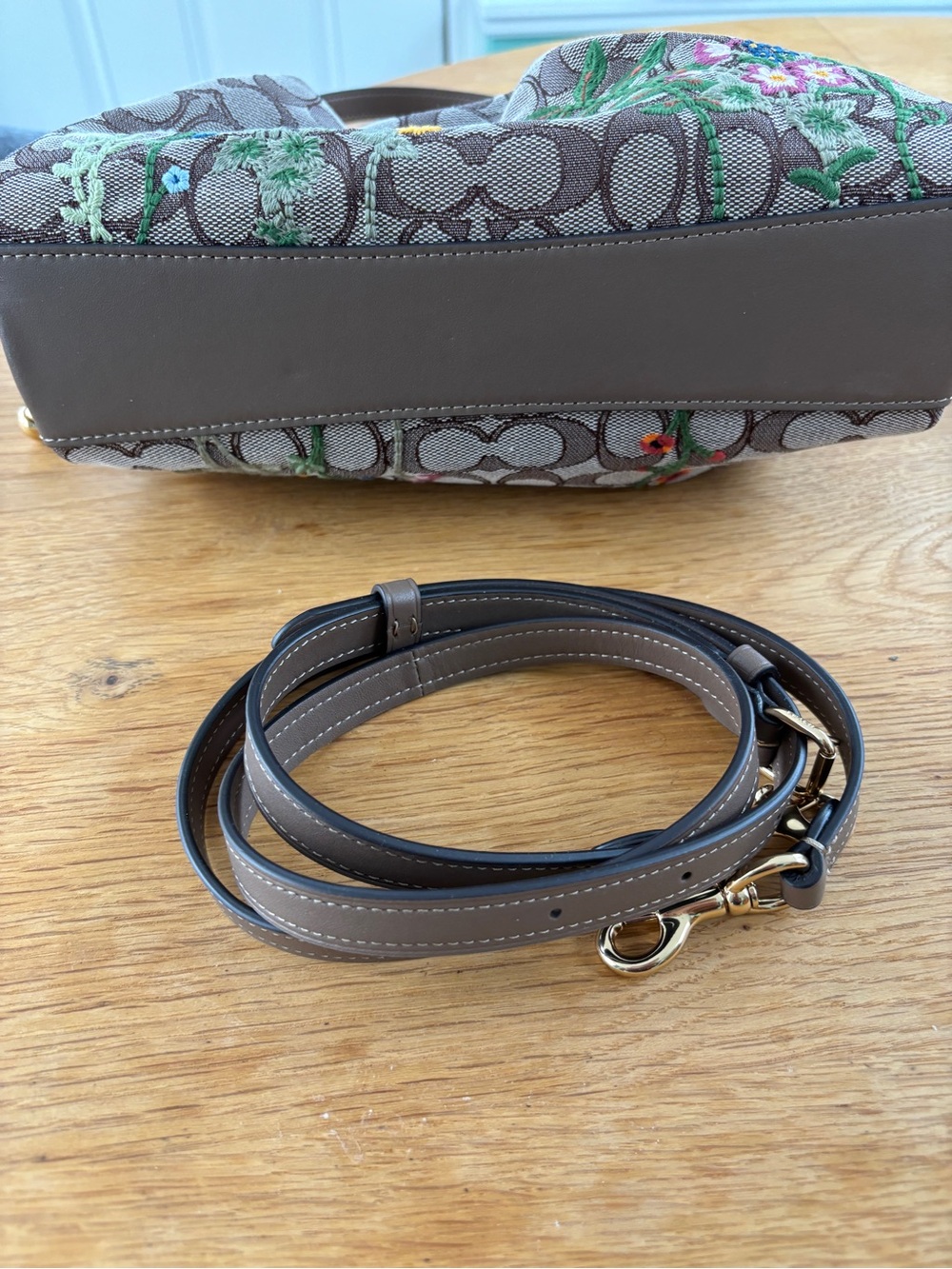 Coach Faye Shoulder Bag In Signature Jacquard With Floral Embroidery NWT! - Picture 6 of 7
